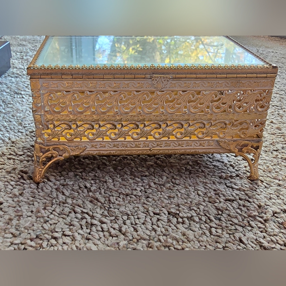 Vintage Antique Gilt Filigree Velvet Lined Beveled Glass Jewelry Box 6"x4" - Picture 5 of 8